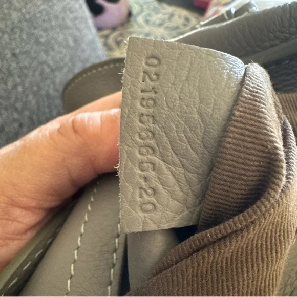 Chloe Medium Marcie Leather Crossbody - Picture 7 of 9